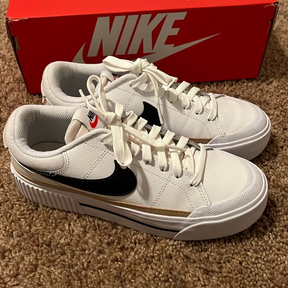 Nike Court Legacy Lift